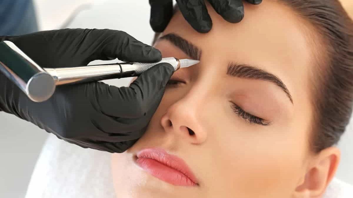 Artistic Advantages of Microblading for Brow Experts